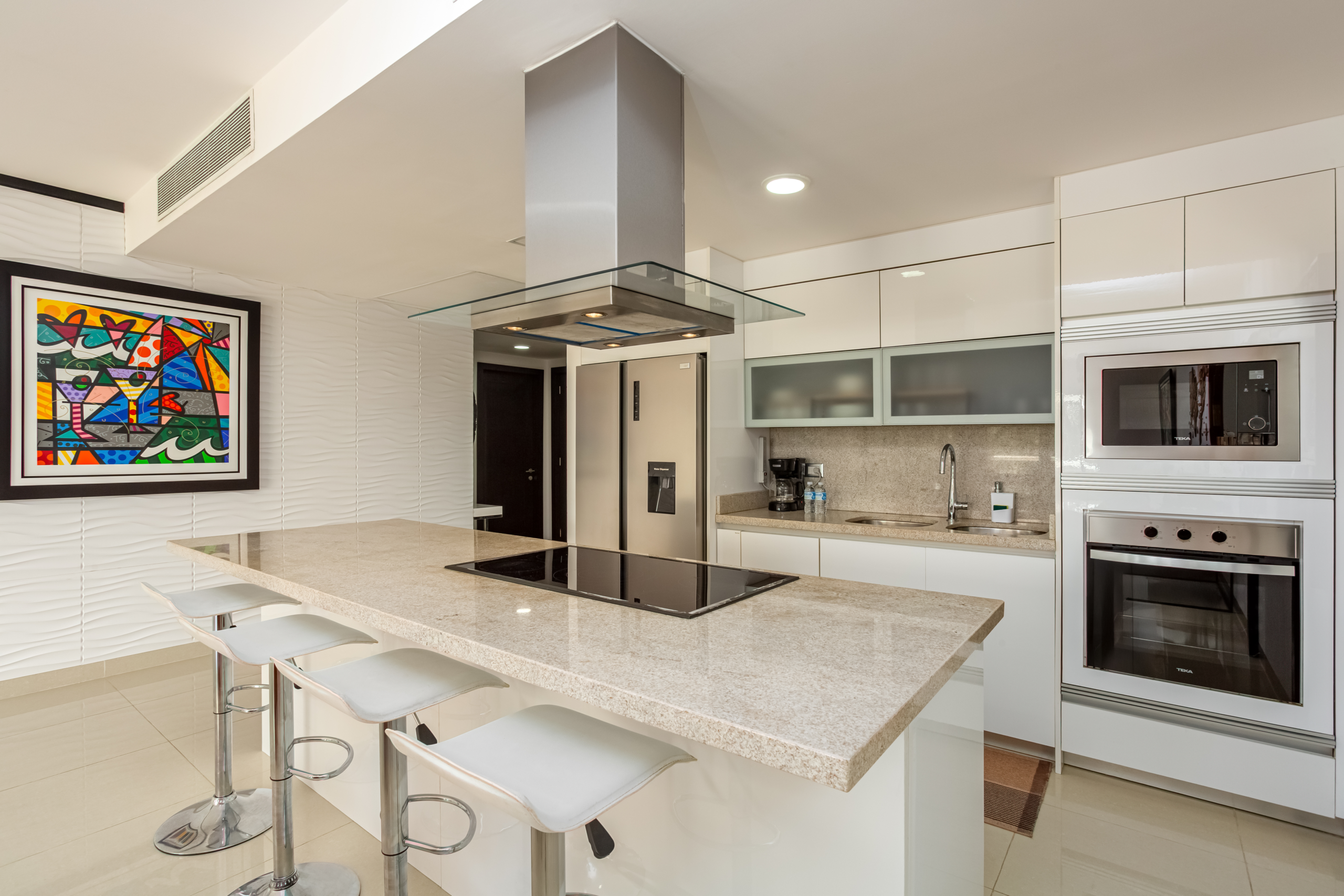 Renovated turnkey kitchen, Mareazul 2-bedroom condo for sale