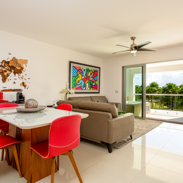 Master bedroom with ocean breeze ventilation, Mareazul Corasol