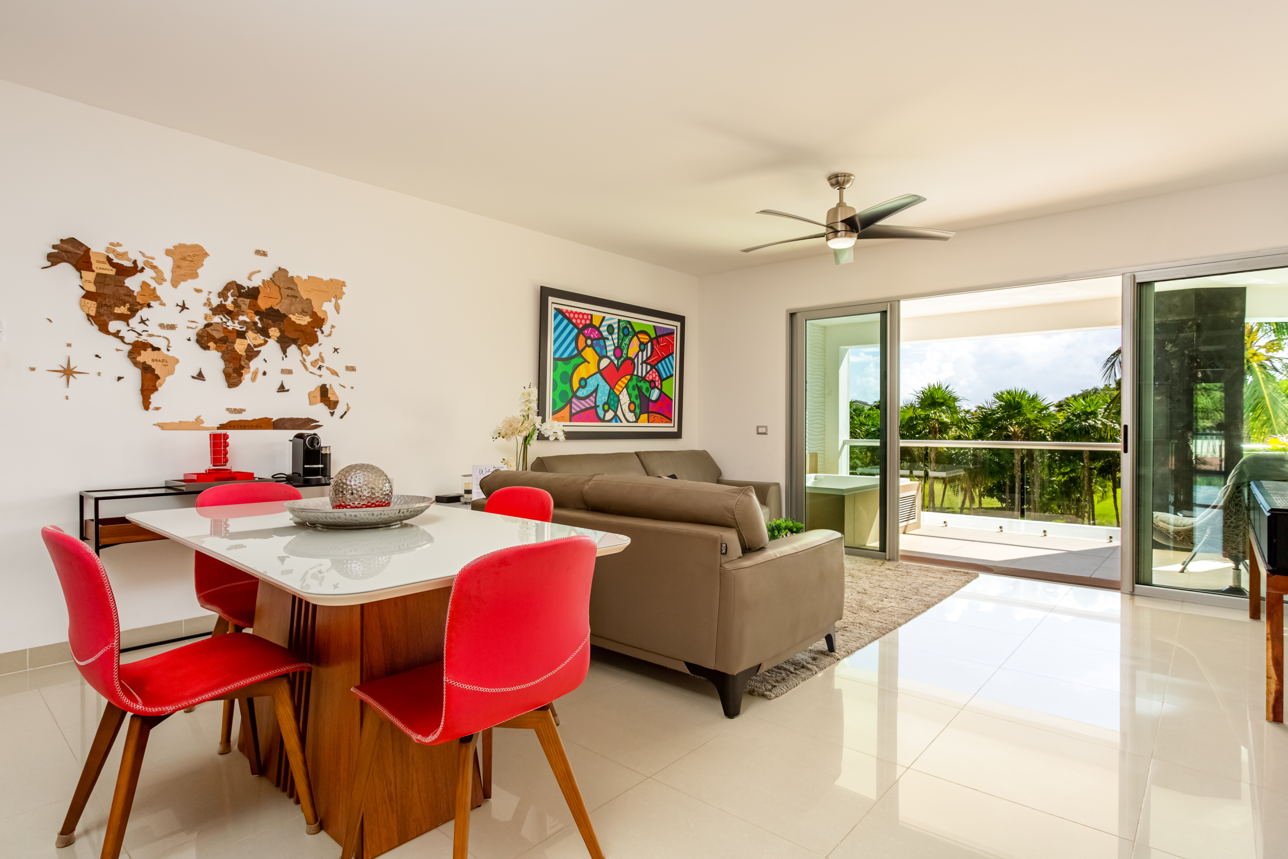 Master bedroom with ocean breeze ventilation, Mareazul Corasol